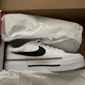 SOLD!!!! Women’s Nike Court Legacy Lift